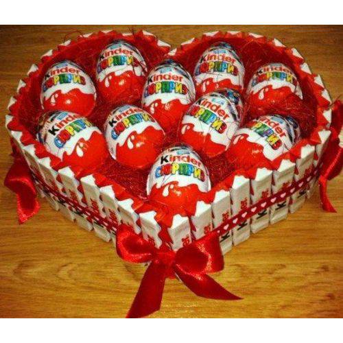 Assistência Técnica, SAC e Garantia do produto Cesta para Namorados com 40 Barrinhas de Chocolates e 10 Kinder Ovo