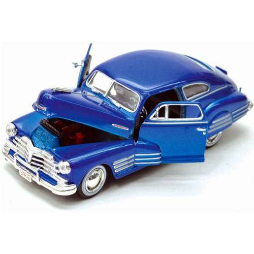 Assistência Técnica, SAC e Garantia do produto Miniatura Carro de Coleção Chevrolet 1948 Aerosedan Fleetline Escala 1/24 Motormax Azul